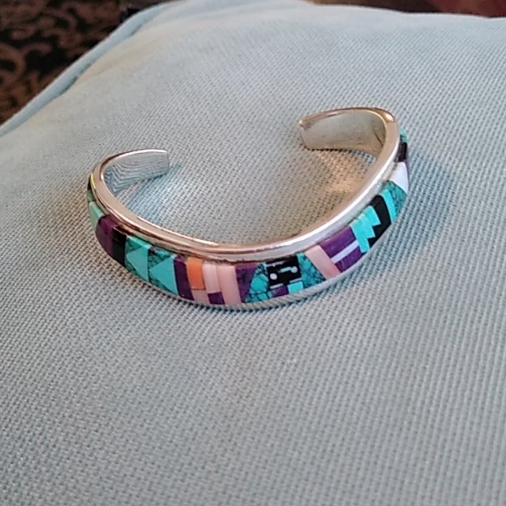 NATIVE AMERICAN WAVE INLAID CUFF BRACELET - Picture 5 of 16